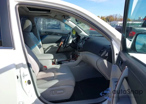 2013 Toyota Highlander Limited V6 z USA, uszkodzony, nr VIN 5TDDK3EH8DS189351